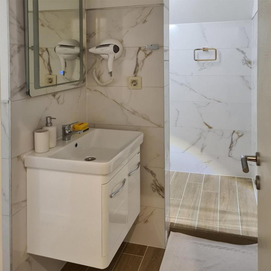 Kondor Apartmani วรินรัชกา บานยา ภายนอก รูปภาพ